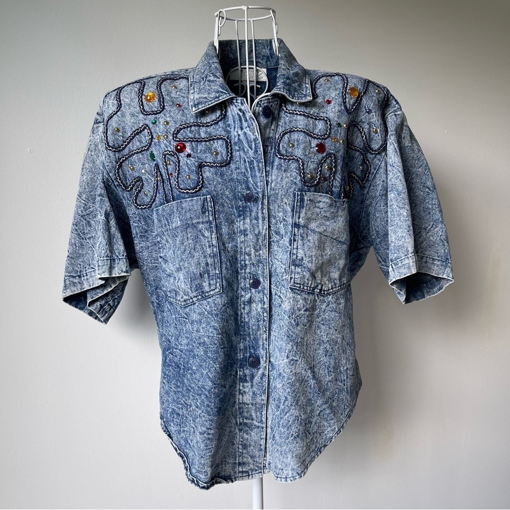 Vintage Cache acid wash blue denim embellished padded shoulders button up SZ S